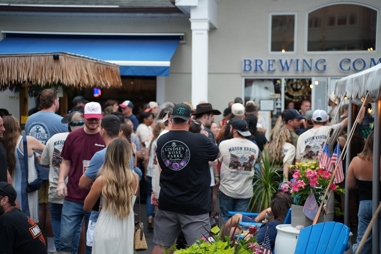 The crowd at Six Harbors Brewing